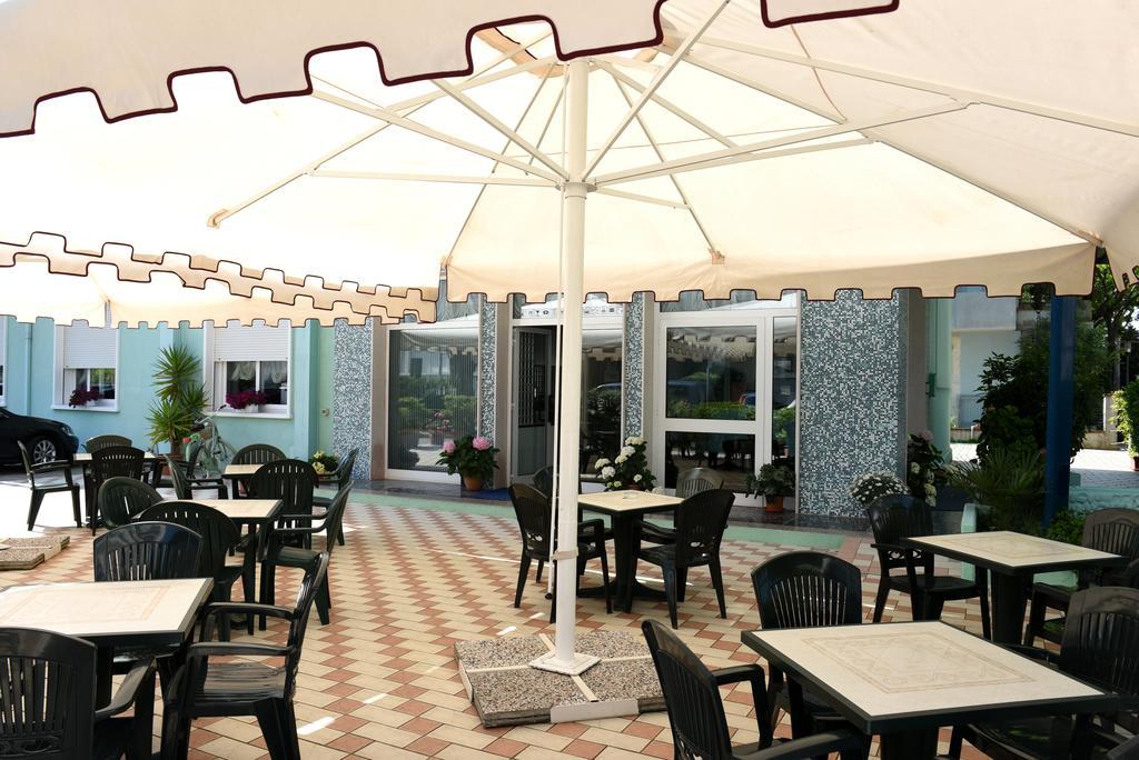 Hotel Savoia Лидо ди Йезоло Екстериор снимка