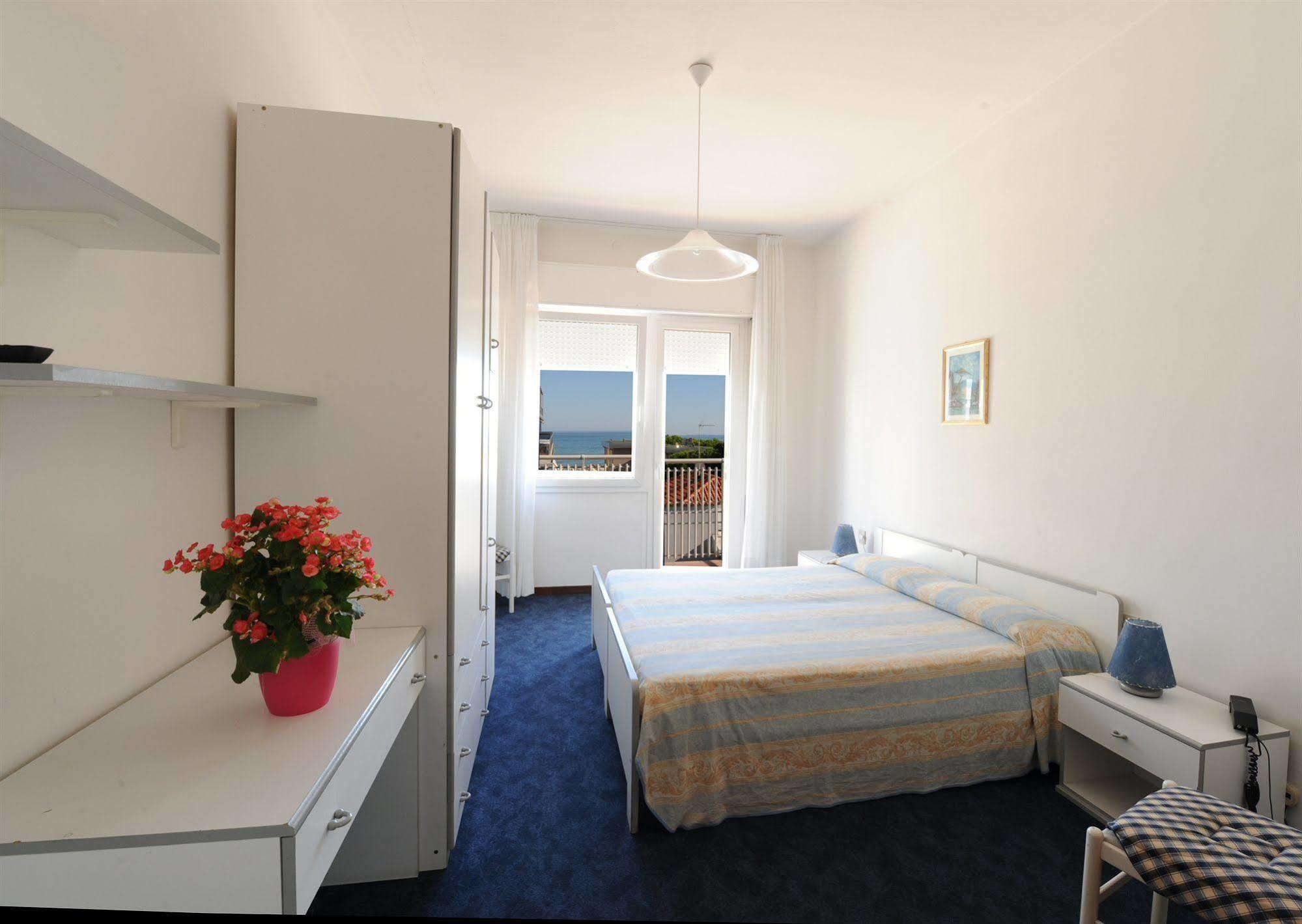 Hotel Savoia Лидо ди Йезоло Екстериор снимка