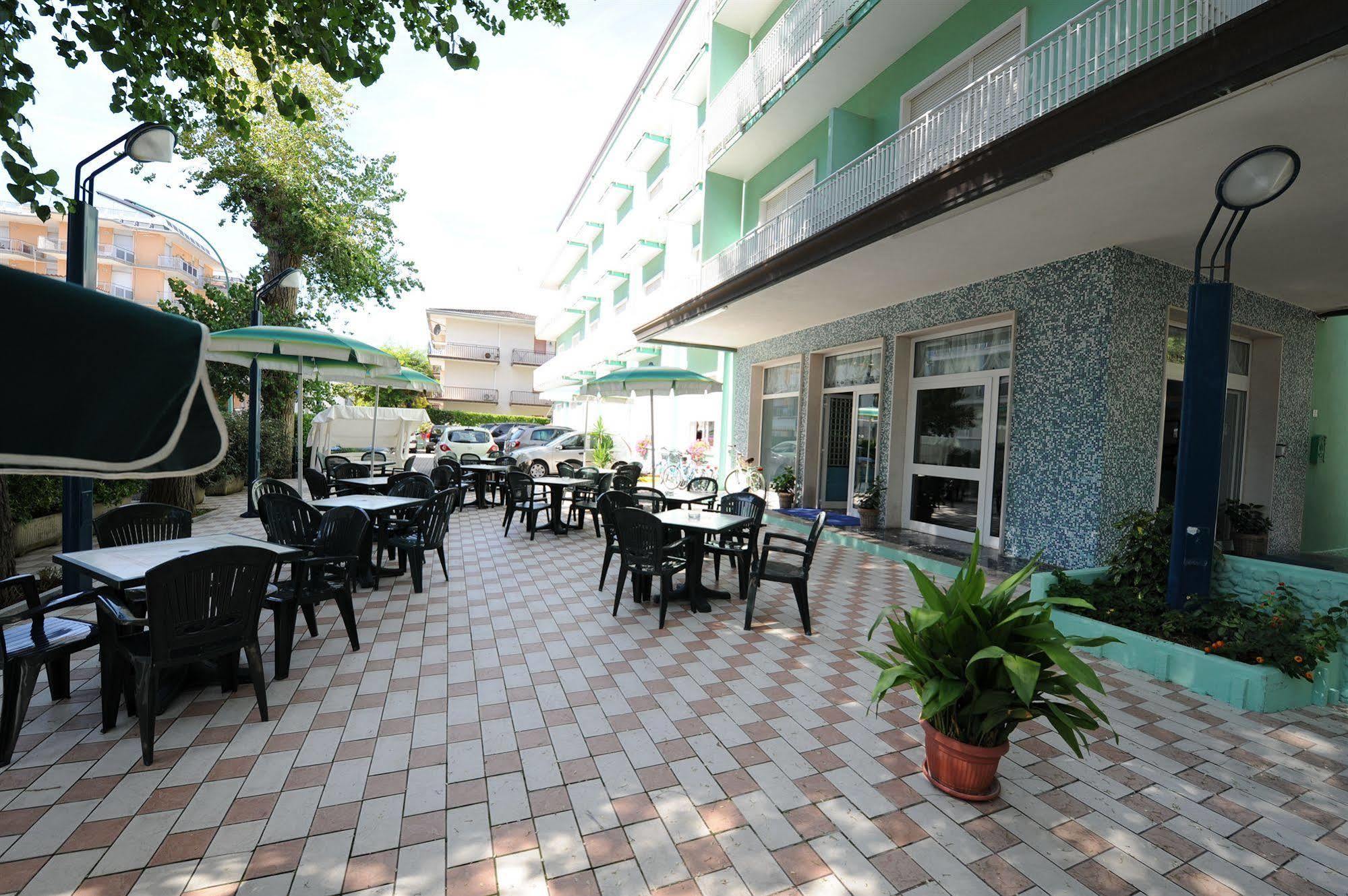 Hotel Savoia Лидо ди Йезоло Екстериор снимка